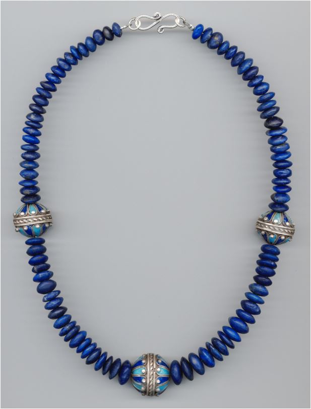 Lapis-Lazuli, 3 emaillierte Berberperlen